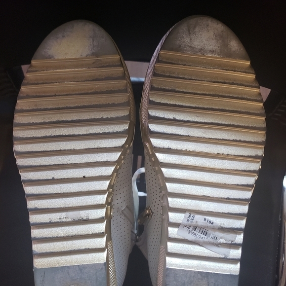 Rouge À Lèvre Trend Leather Wedge Bootie - Picture 11 of 14